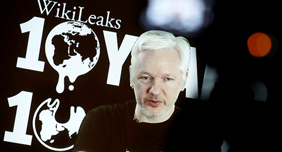 L’Equateur admet que la coupure de l’accès à internet à Assange est liée aux révélations sur Clinton