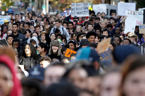 Des centaines de lycéens anti-Trump continuent à manifester aux Etats-Unis