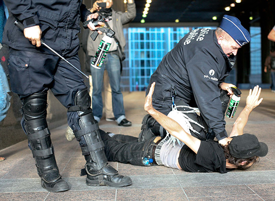 Belgique: les mesures antiterroristes pointées du doigt, selon HRW.