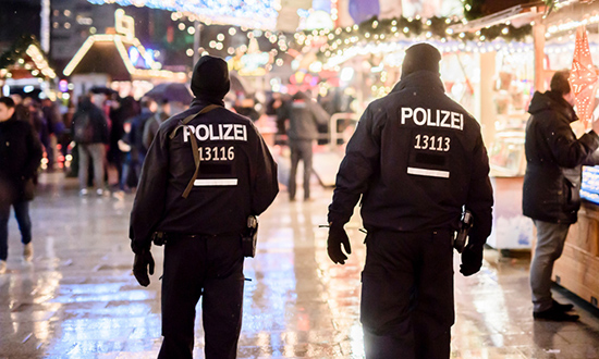 arrestation de deux hommes soupçonnés de préparer un attentat dans un centre commercial