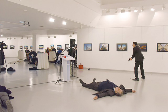 L’ambassadeur russe en Turquie assassiné à Ankara