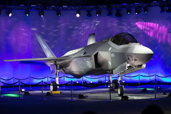 Trump rencontre des hauts gradés américains pour évoquer le coût du F-35