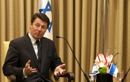 Le président de la région PACA sous le feu des critiques après un voyage en «Israël» 