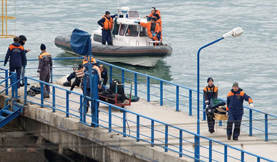 Crash d'un avion militaire russe en mer Noire: journée de deuil national, les boîtes noires recherchées