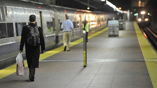 New-York: une employée voilée, jetée des escaliers et traitée de «terroriste»