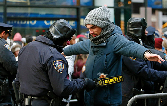 Nouvel An: sécurité renforcée à New York après Berlin et Nice.