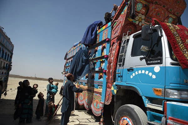 Plus de 380.000 réfugiés afghans de retour du Pakistan en 2016.