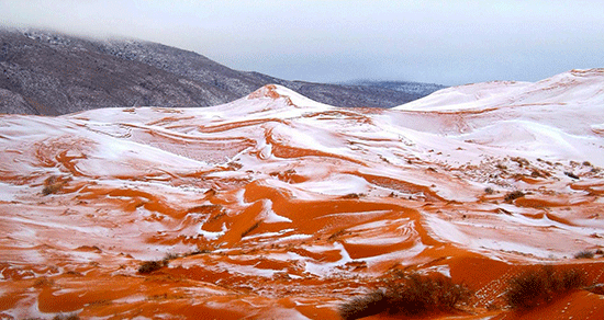 Les dunes du Sahara sous la neige pour la première fois depuis 37 ans (photos)