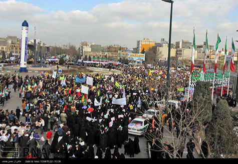 Les Iraniens célèbrent en masse le 37e anniversaire de la révolution

