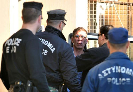 Le pirate de l’air de l’avion d’EgyptAir en détention provisoire à Chypre