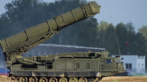 La Russie livrera à l’Iran les systèmes de missiles S-300 en août ou en septembre