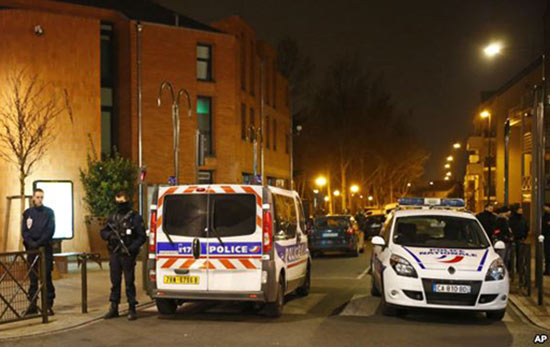 Projet d’attentat déjoué en France: des explosifs et des fusils d’assaut retrouvés