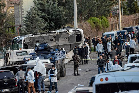 Turquie: attentat à la voiture piégée à Diyarbakir, 7 policiers tués.