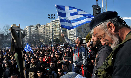 Grèce: une marche de centaines de personnes contre le chômage en route pour Athènes.