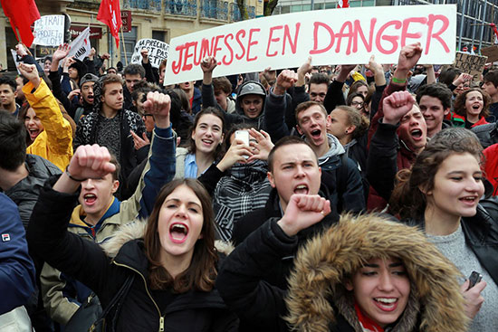 France: salariés et étudiants une nouvelle fois dans la rue contre la loi travail
