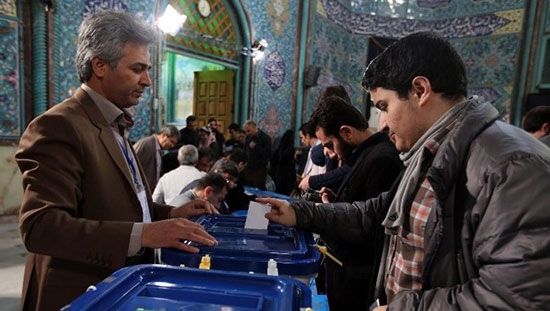 Iran: début du vote pour le second tour des législatives
