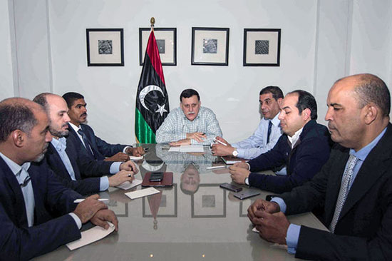 Paris pour aider la Libye, y compris militairement