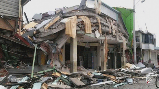 Equateur : un puissant séisme fait au moins 272 morts 