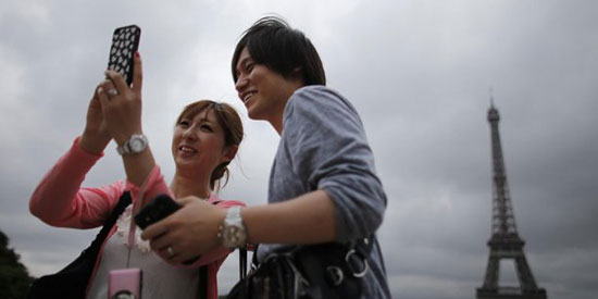 Hausse «spectaculaire» des touristes asiatiques en France en 2015 malgré les attentats
