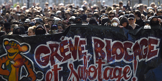 La classe politique française se divise sur les blocages contre la loi travail

