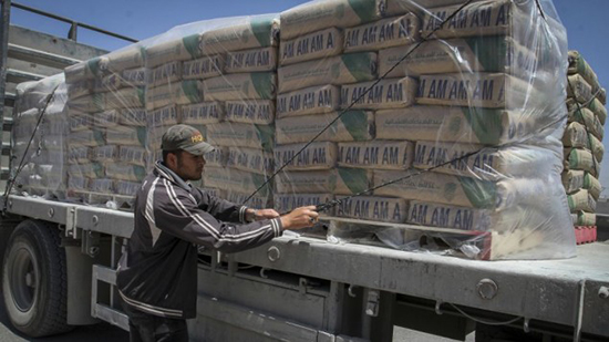 Des camions de ciment entrent à Gaza, les premiers depuis deux mois