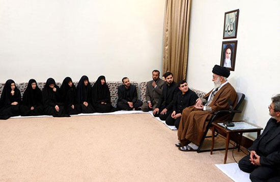 Sayed Khamenei reçoit la famille du leader martyr Mustafa Badreddine
