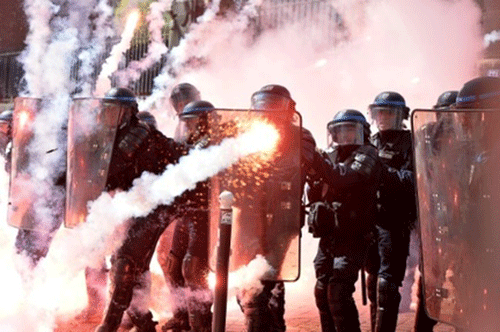 1er Mai: manifestations dans le monde, incidents à Istanbul et Paris