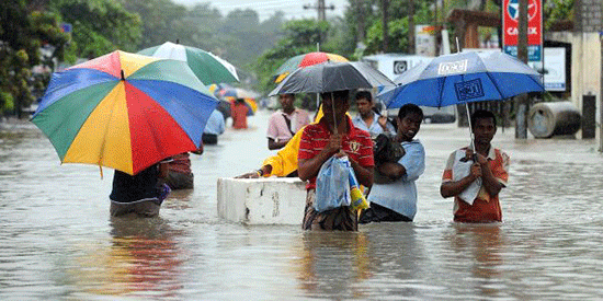 Sri Lanka: 200.000 habitants de Colombo fuient la capitale inondée