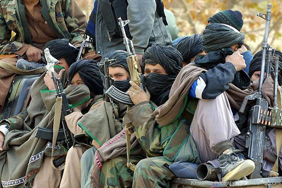 Les talibans afghans se choisissent un nouveau chef, le mollah Haibatullah