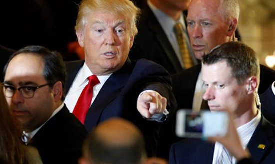 Donald Trump promet la guerre aux médias qui le contrarient