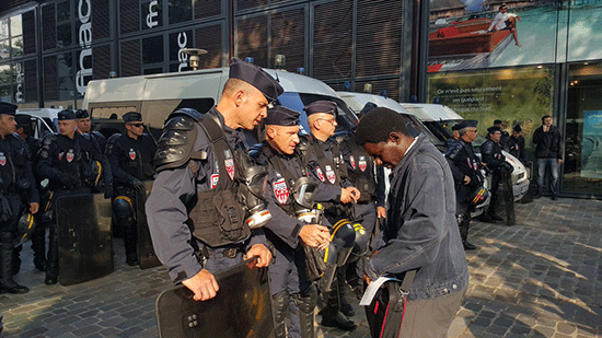 Le meeting de Manuel Valls en faveur de la Loi Travail perturbé par des manifestants

