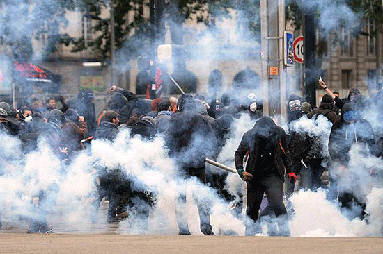 A une semaine de l’Euro, l’exécutif socialiste toujours confronté aux grèves