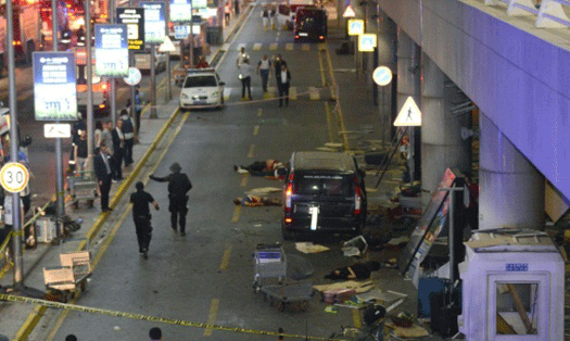 Turquie: 36 morts dans un triple attentat-suicide à l'aéroport d'Istanbul
