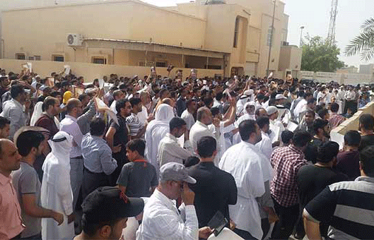 Bahreïn: Prière d’Aïd al-Fitr effectuée devant le domicile du cheikh Issa Qassem