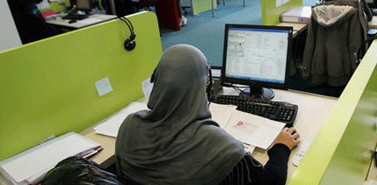 CJUE: imposer d’ôter son foulard islamique pour un rendez-vous client est une discrimination

