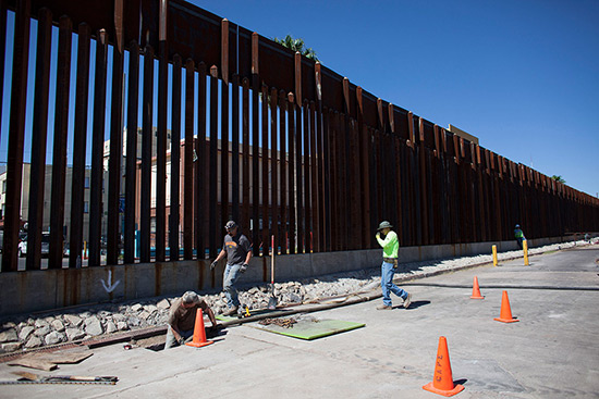 Le Mexique ne paiera «en aucune manière» le mur voulu par Trump.
