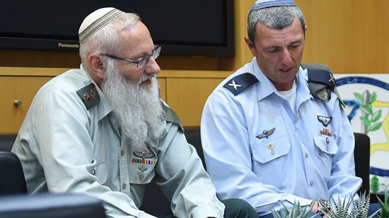 Le grand rabbin de l’armée israélienne justifie le viol des femmes en temps de guerre