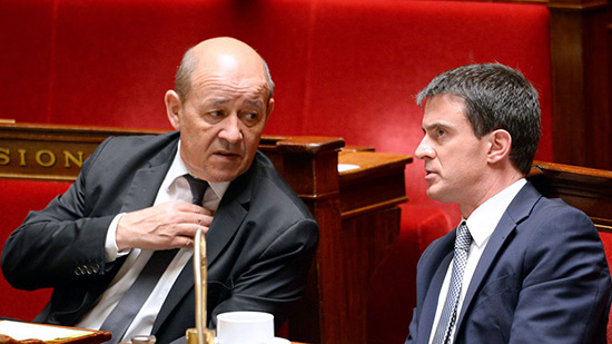 Etat d’urgence: Valls vante l’efficacité, Le Drian se veut réaliste