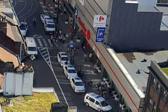 Attaque à la machette à Bruxelles, trois personnes blessées.