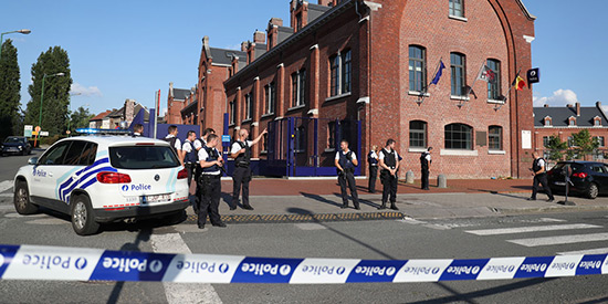 Belgique: «Daech» revendique l'attaque de deux policières, l'assaillant identifié.