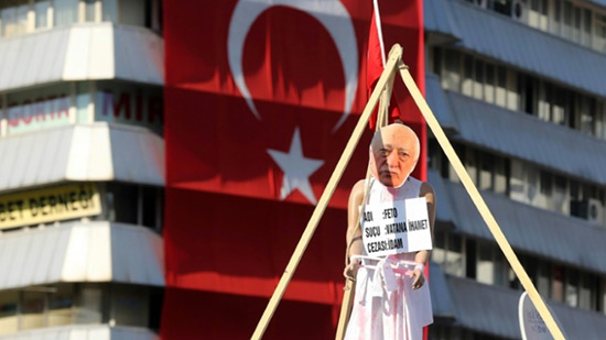 Turquie: 187 suspects proches de Gülen recherchés par la police financière.