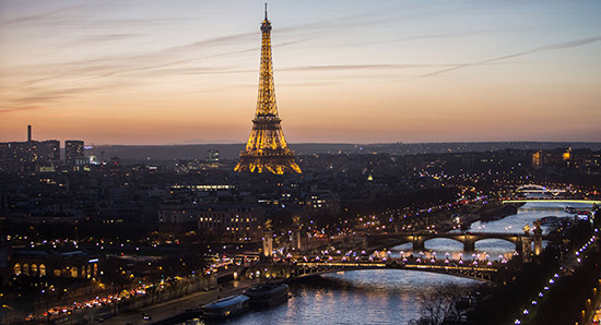 Les attentats ont fait chuter le tourisme en France
