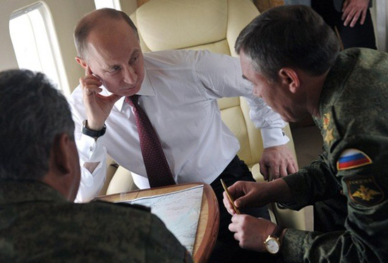 Poutine ordonne d'importants exercices militaires dans plusieurs régions russes.