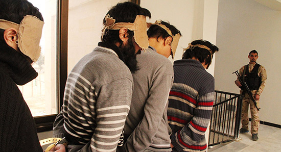 La vie sous «Daech»: 15 coups de fouet pour une barbe trop courte.