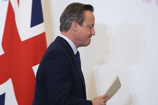 GB: l'ex-Premier ministre David Cameron abandonne son siège de député.