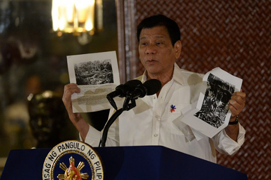 Philippines: le président exige le départ des militaires américains.