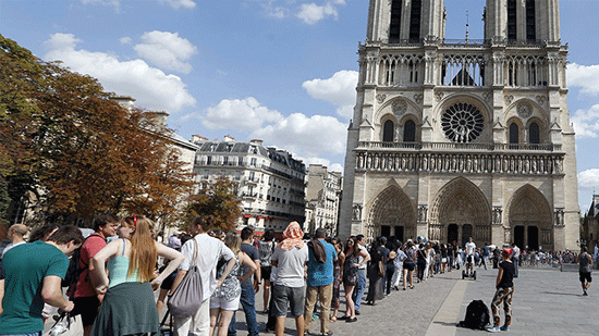 Un maire d’arrondissement à Notre-Dame dénonce le manque d’effectifs aux abords de la cathédrale

