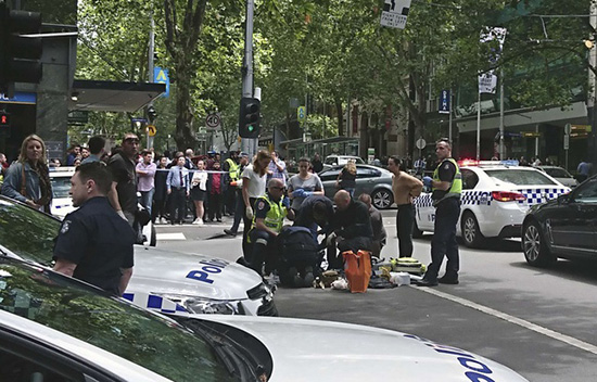 Australie: une voiture fonce dans la foule à Melbourne, au moins trois morts