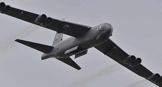 Un bombardier américain B-52 a mené une frappe aérienne à Idleb en Syrie, tuant plus de 20 civils