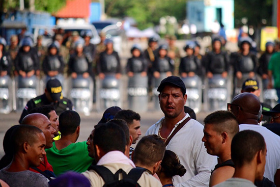 Fin du régime spécial d'immigration aux USA pour les Cubains: La Havane salue «un pas important».